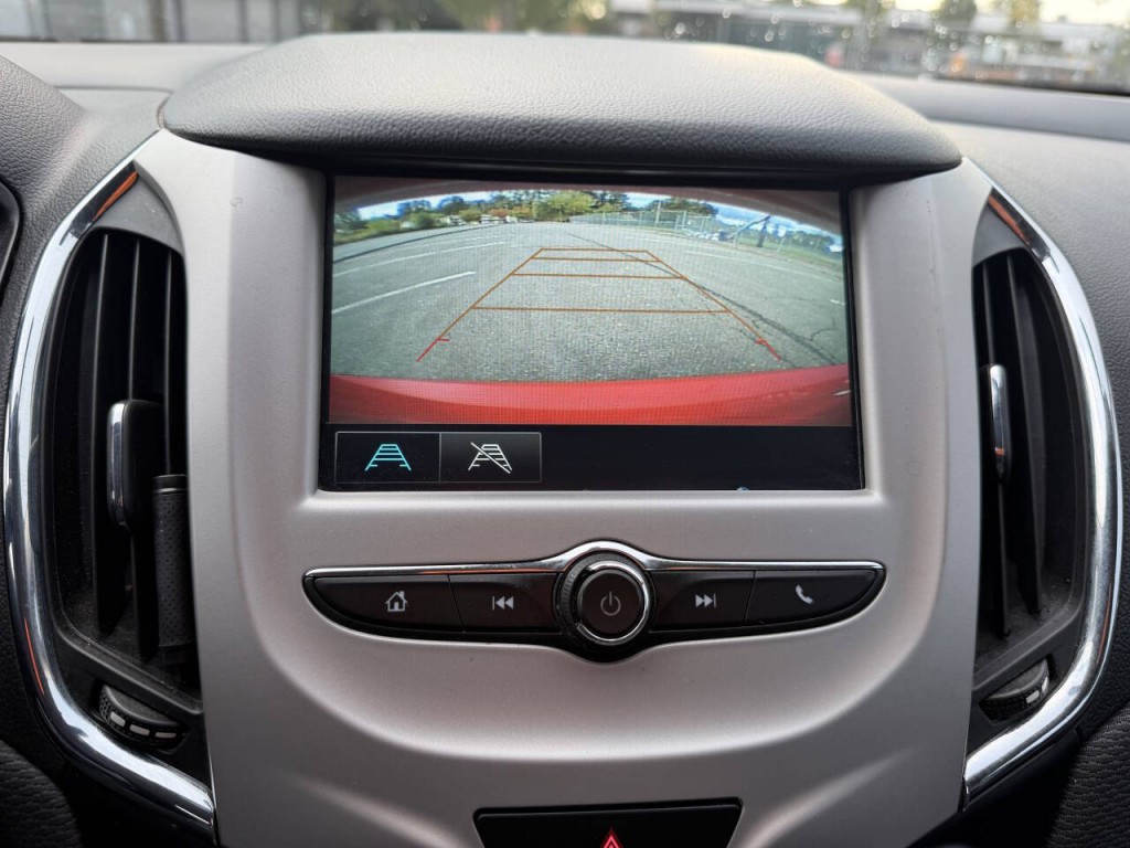 2018 Chevrolet Cruze Image 20