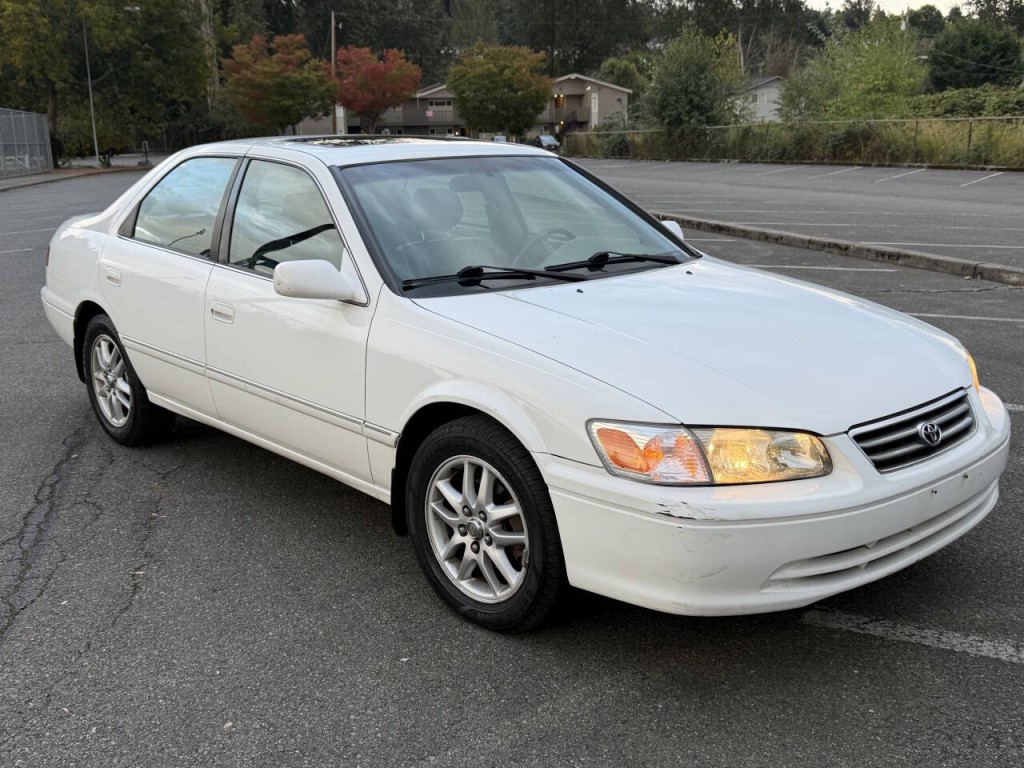 2001 Toyota Camry Image 3