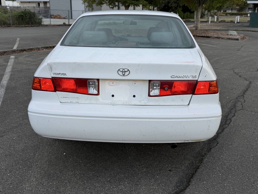 2001 Toyota Camry Image 6