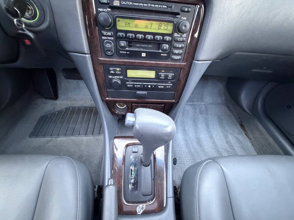 2001 Toyota Camry Image 12