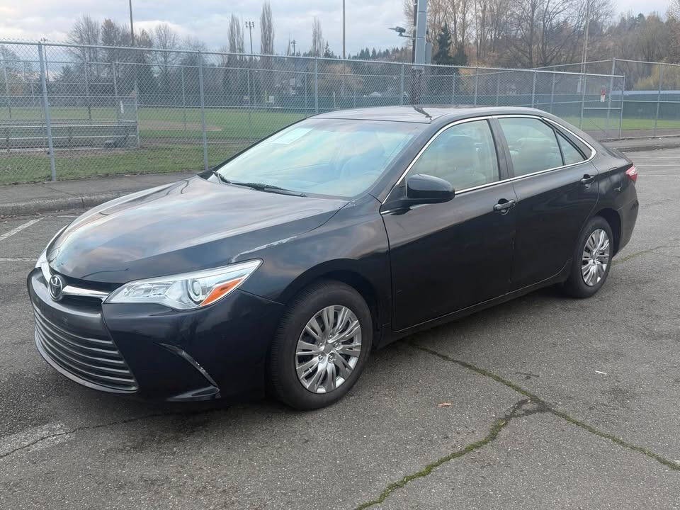 2015 Toyota Camry Image 2