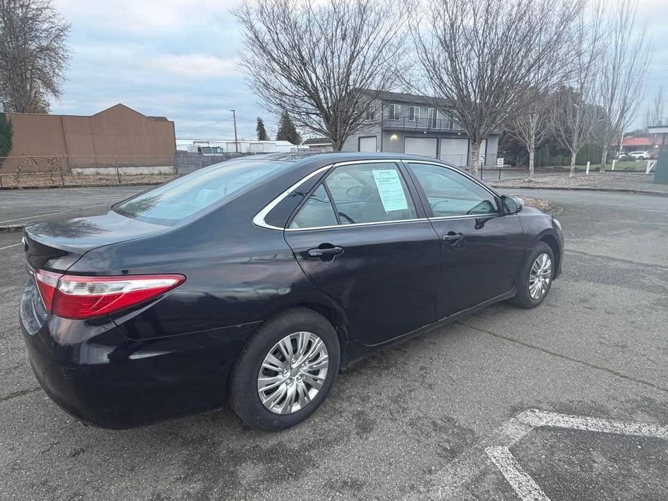 2015 Toyota Camry Image 6