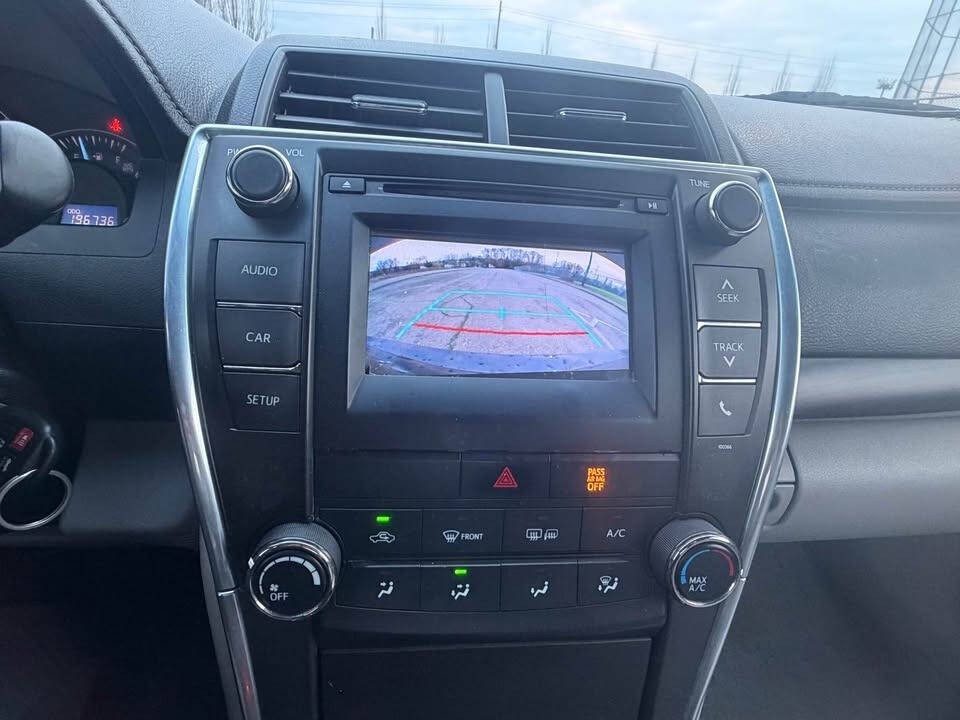 2015 Toyota Camry Image 9