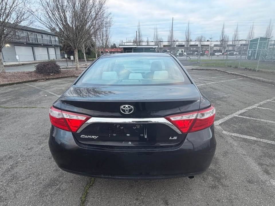 2015 Toyota Camry Image 13