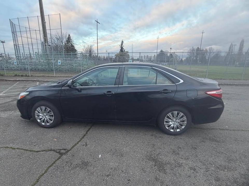 2015 Toyota Camry Image 15