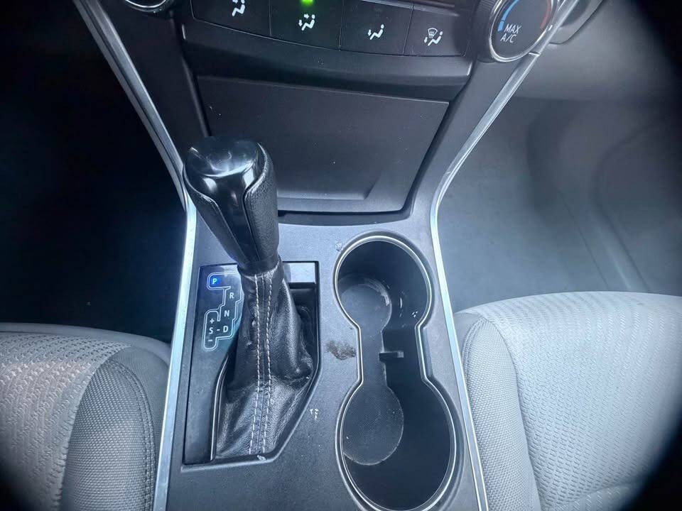 2015 Toyota Camry Image 20