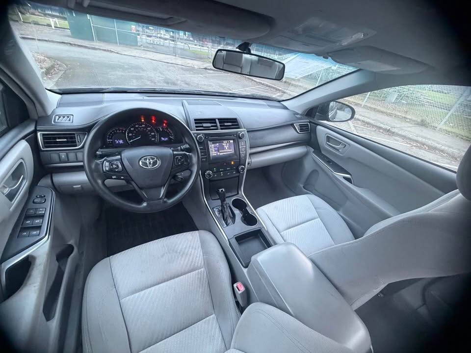 2015 Toyota Camry Image 21