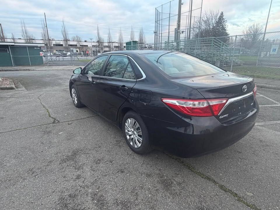 2015 Toyota Camry Image 23