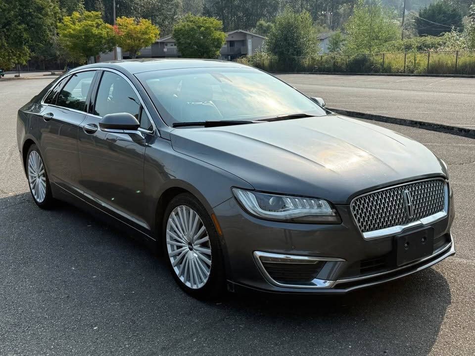 2017 Lincoln MKZ Image 2