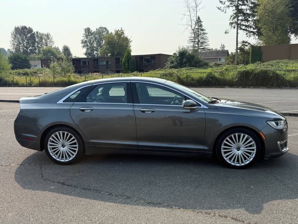 2017 Lincoln MKZ Image 3