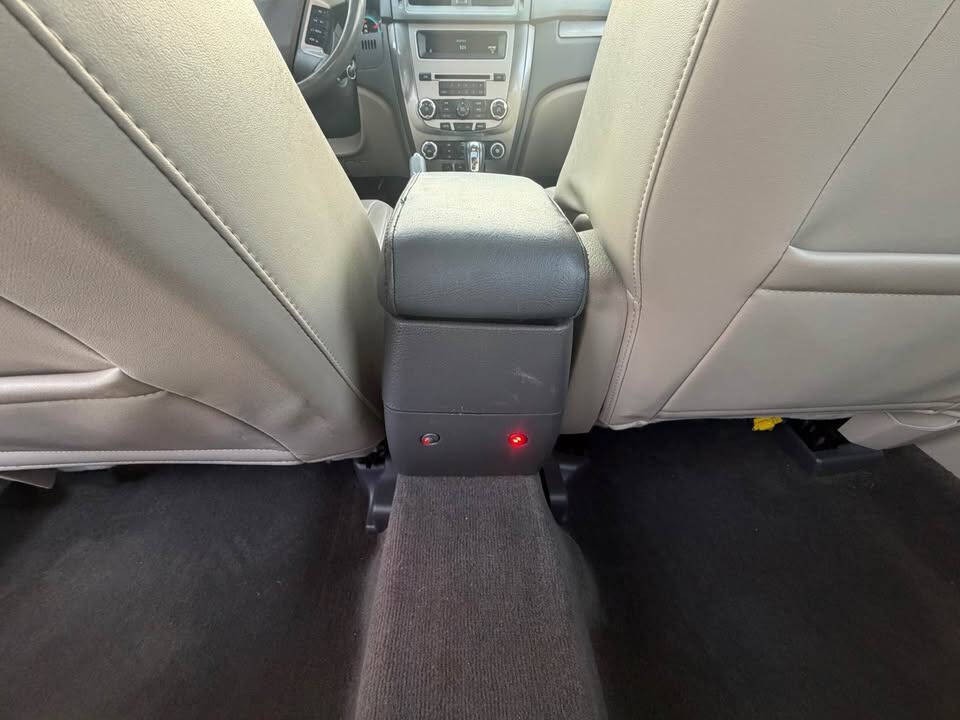 2010 Ford Fusion Image 12