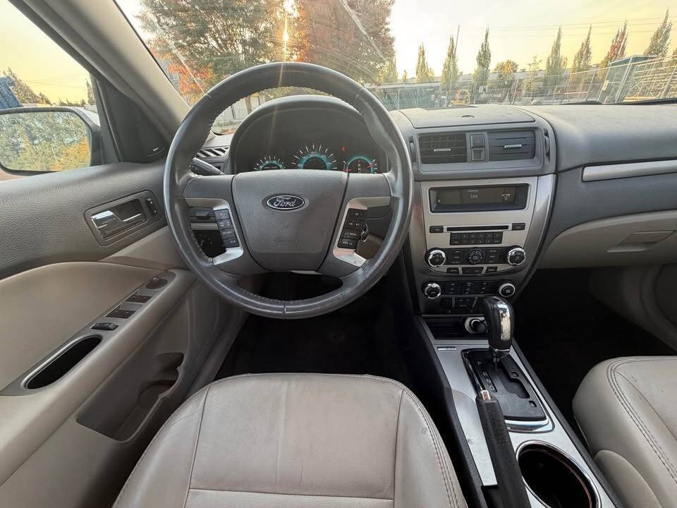 2010 Ford Fusion Image 14