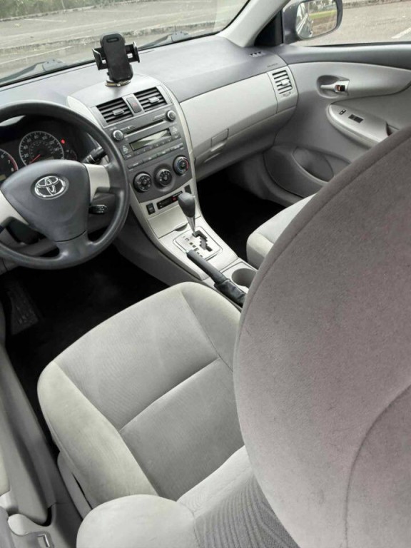 2011 Toyota Corolla Image 12