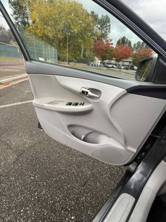 2011 Toyota Corolla Image 16