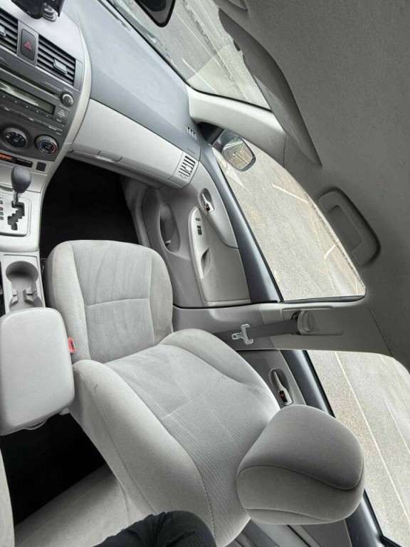 2011 Toyota Corolla Image 19