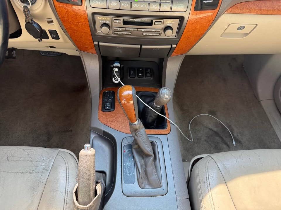 2004 Lexus GX 470 Image 8