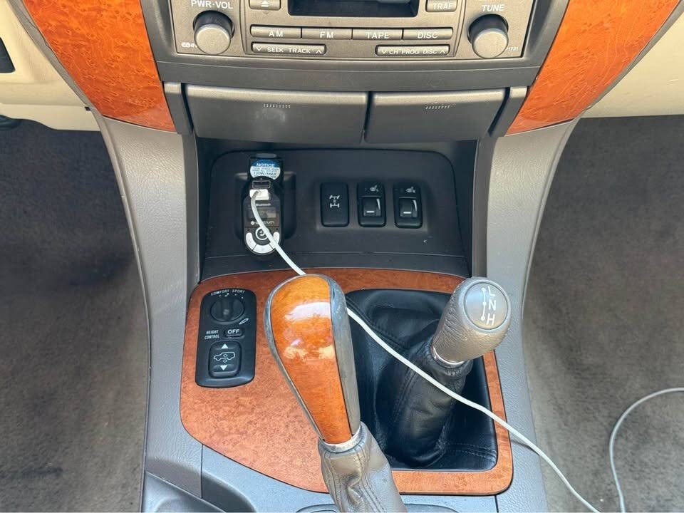 2004 Lexus GX 470 Image 13