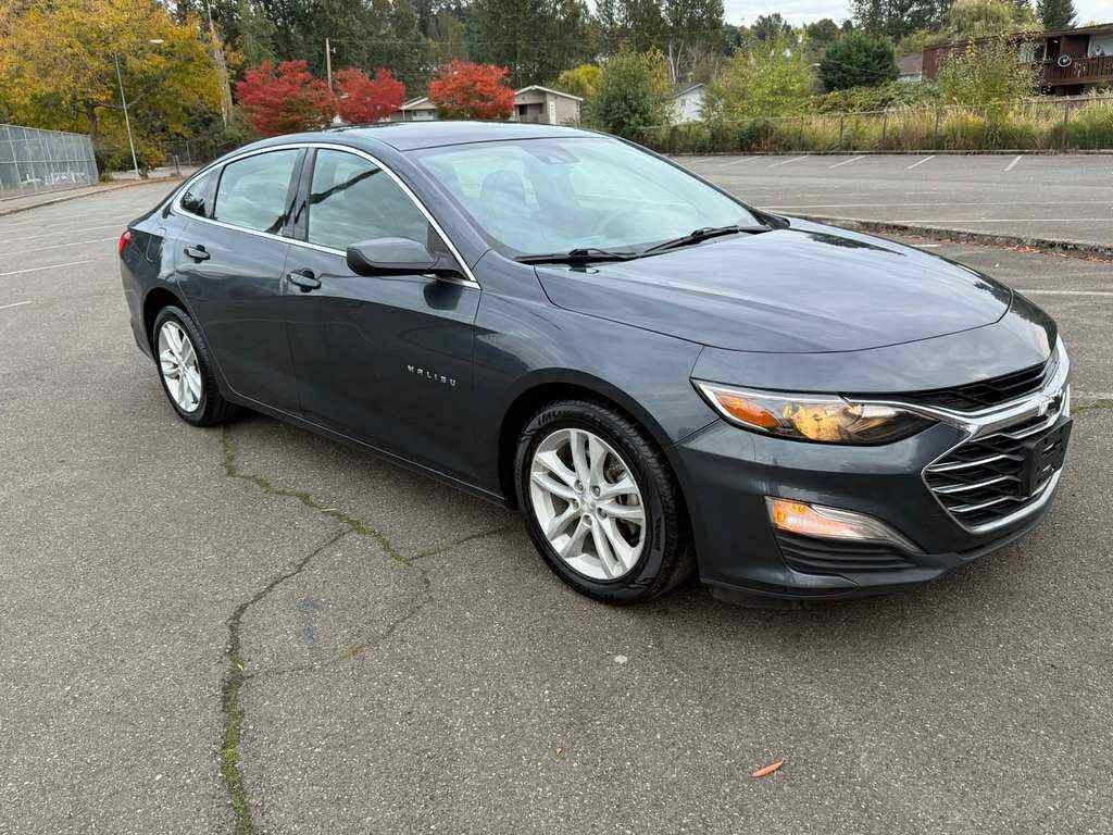 2021 Chevrolet Malibu Image 1