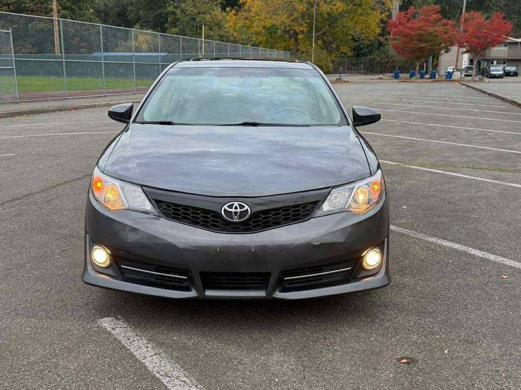 2012 Toyota Camry Image 2