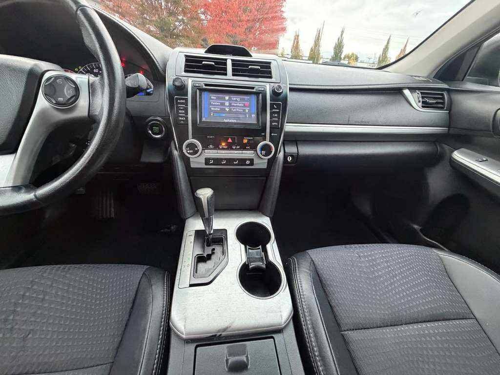 2012 Toyota Camry Image 8