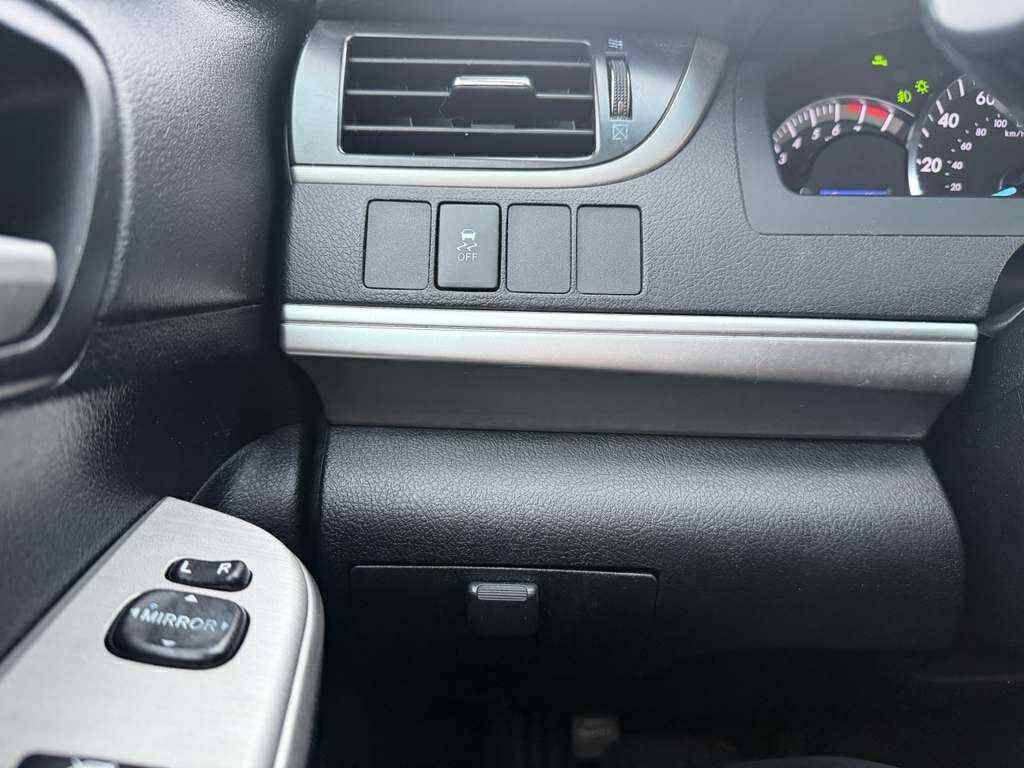 2012 Toyota Camry Image 10