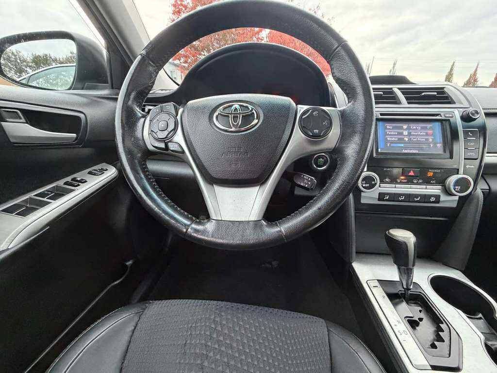 2012 Toyota Camry Image 11