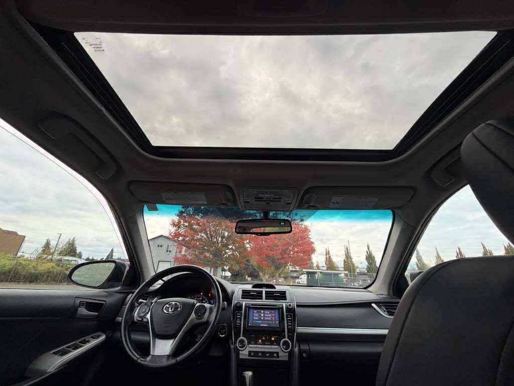 2012 Toyota Camry Image 13