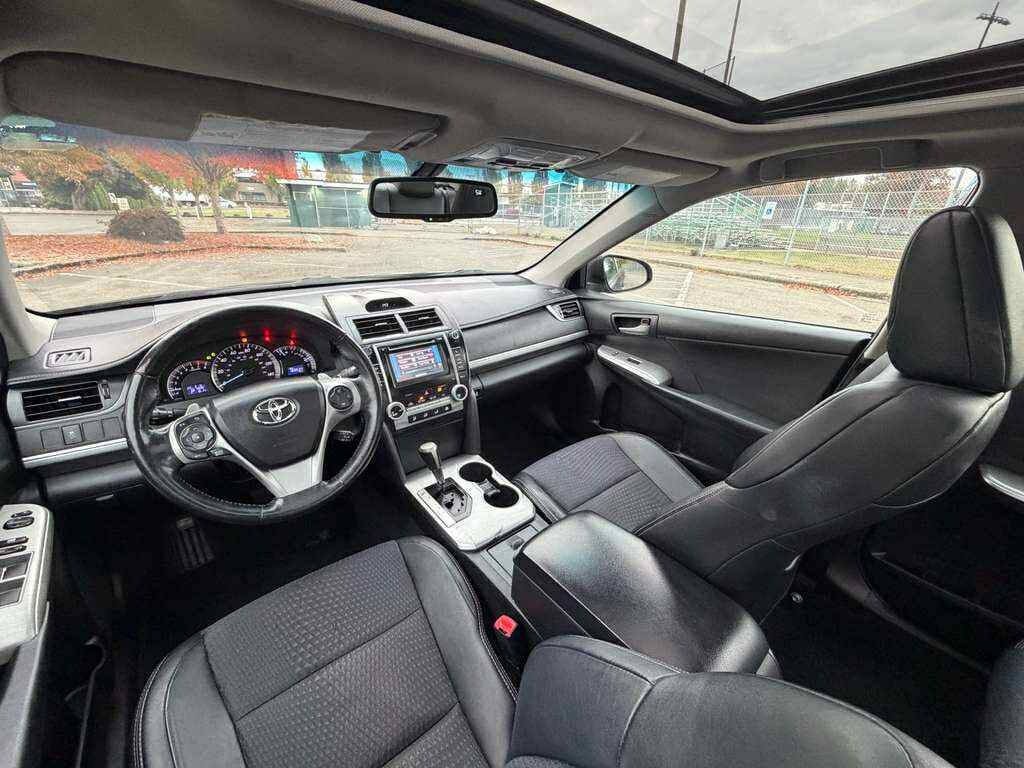 2012 Toyota Camry Image 20