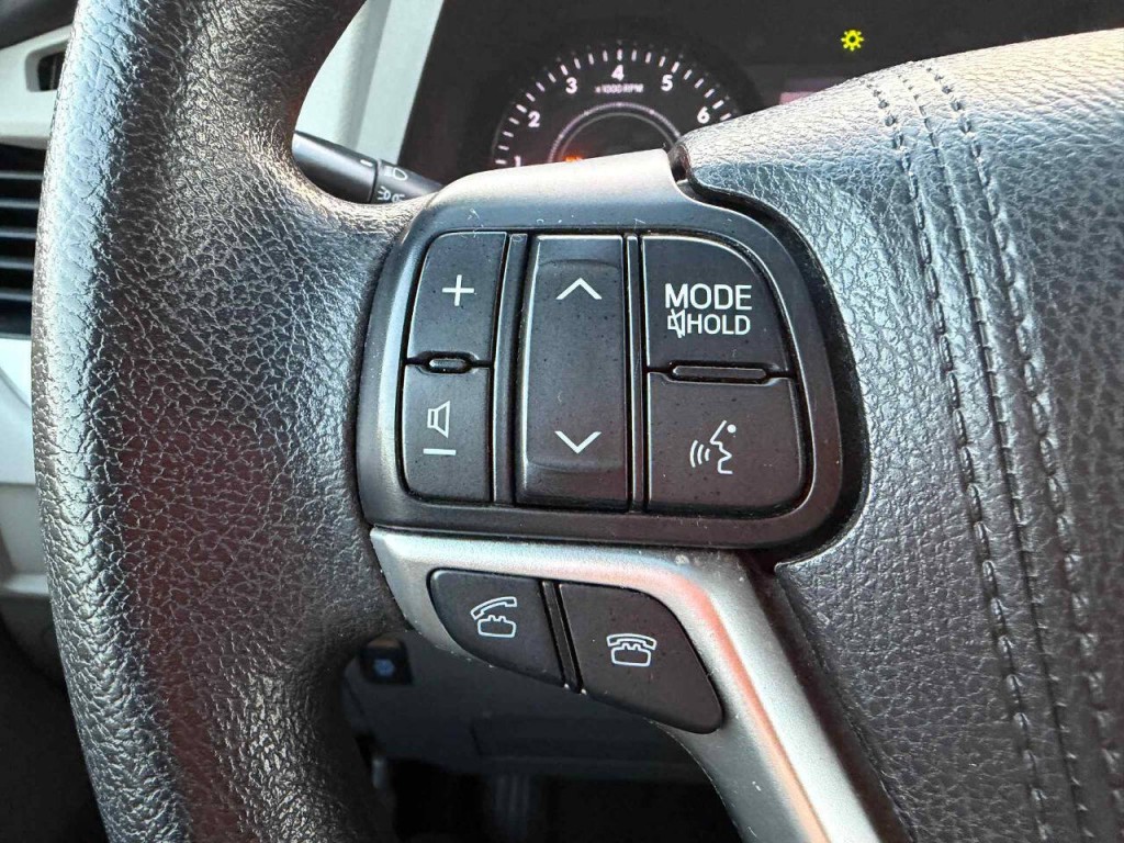 2016 Toyota Sienna Image 15