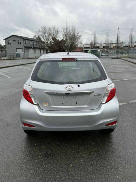 2014 Toyota Yaris Image 4