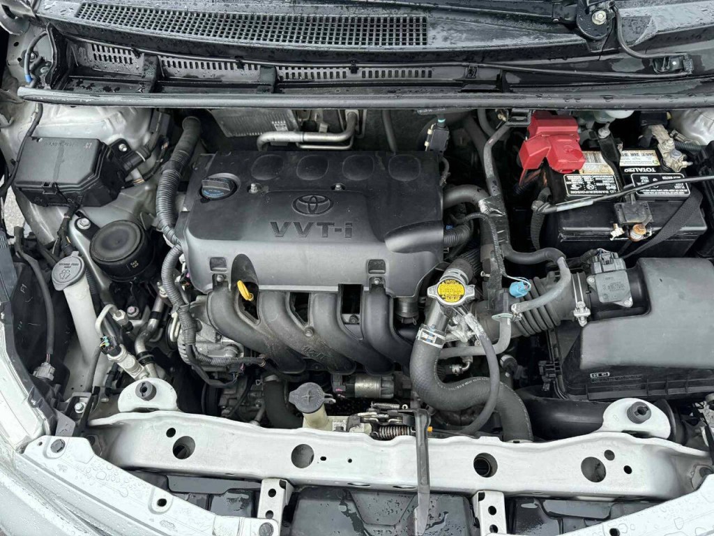 2014 Toyota Yaris Image 10