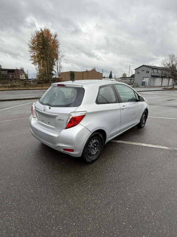 2014 Toyota Yaris Image 11
