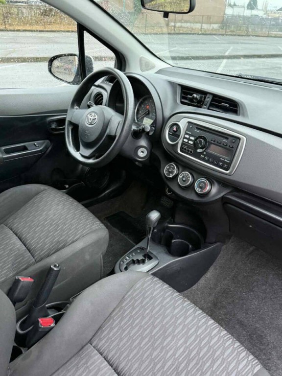 2014 Toyota Yaris Image 13