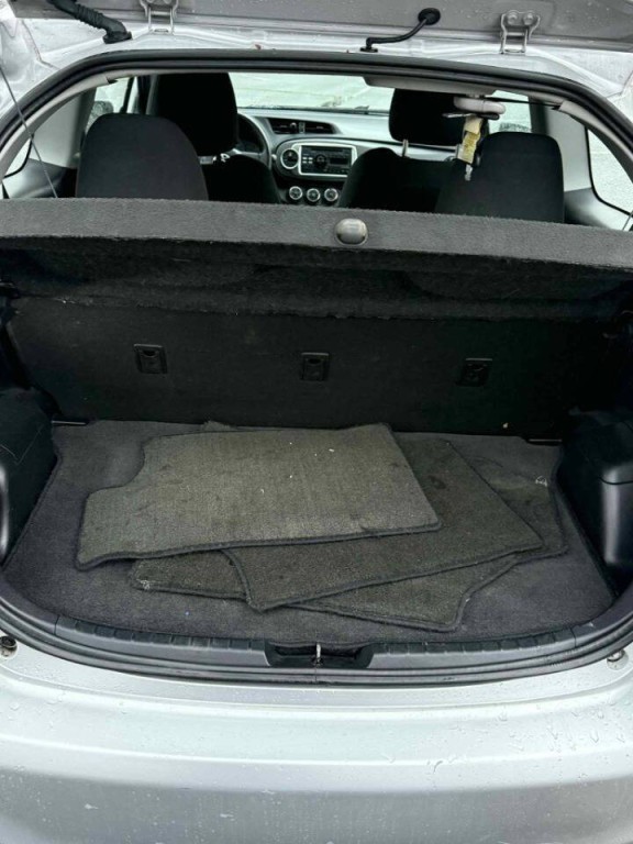 2014 Toyota Yaris Image 14