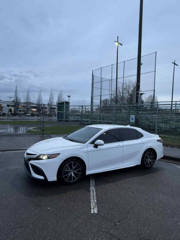 2021 Toyota Camry Image 2