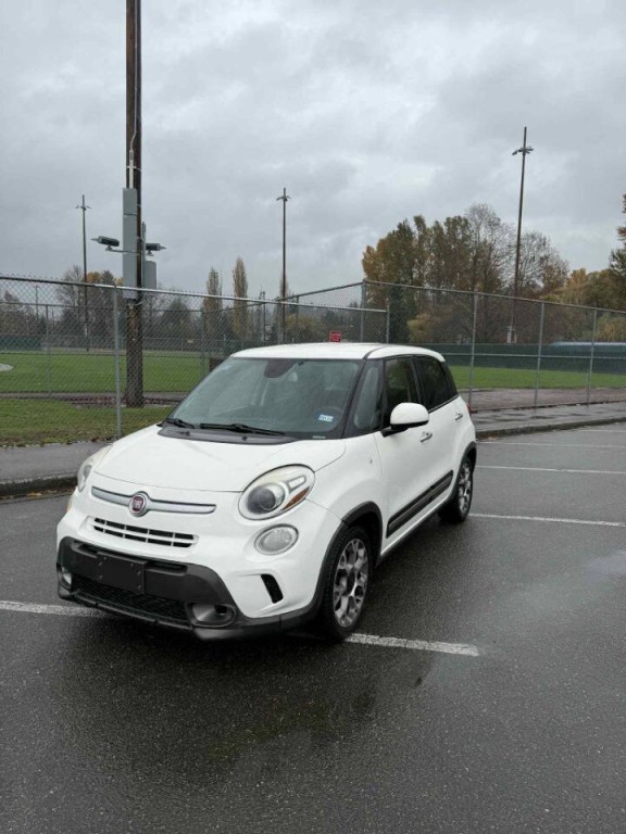 2014 FIAT 500L Image 3