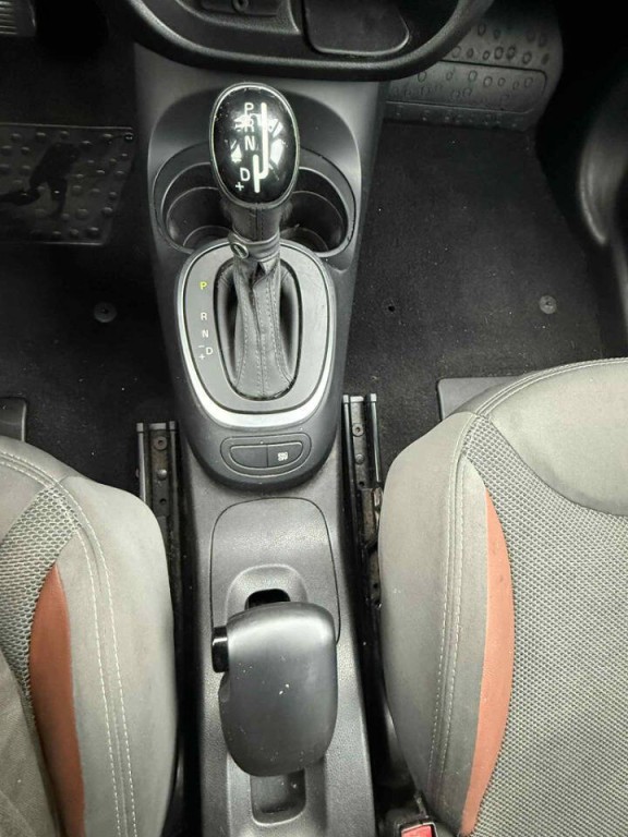 2014 FIAT 500L Image 5