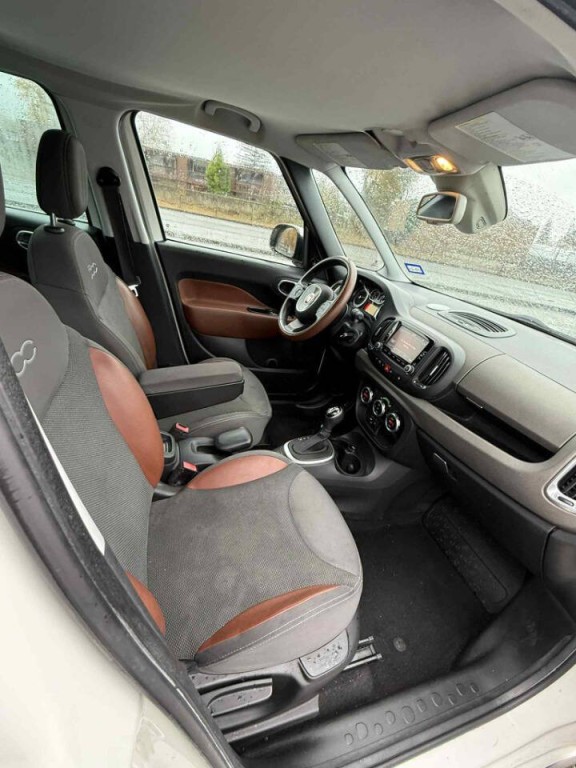 2014 FIAT 500L Image 6