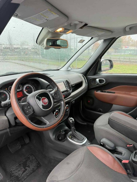 2014 FIAT 500L Image 10