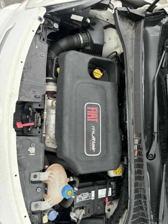 2014 FIAT 500L Image 14