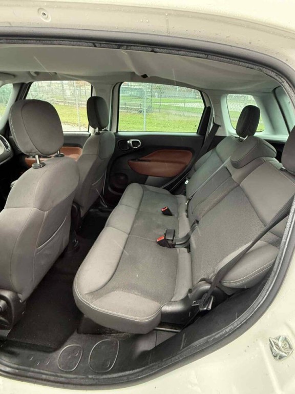 2014 FIAT 500L Image 16