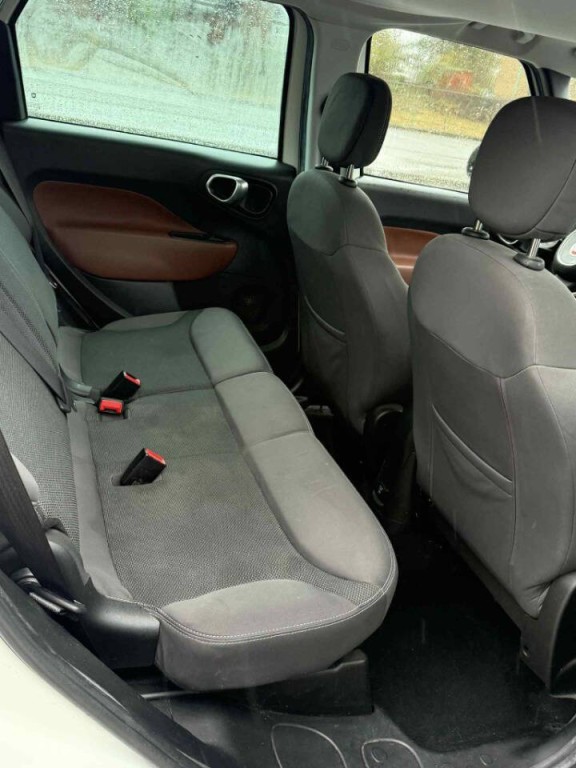 2014 FIAT 500L Image 19