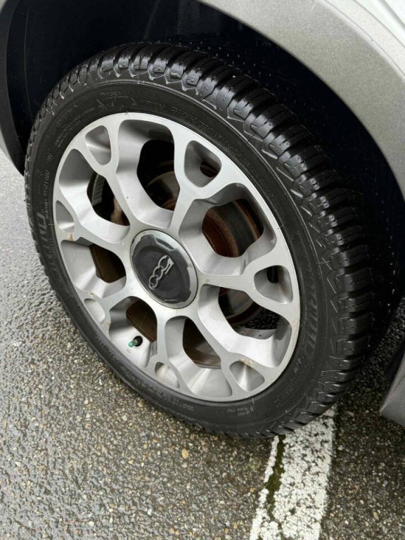 2014 FIAT 500L Image 20