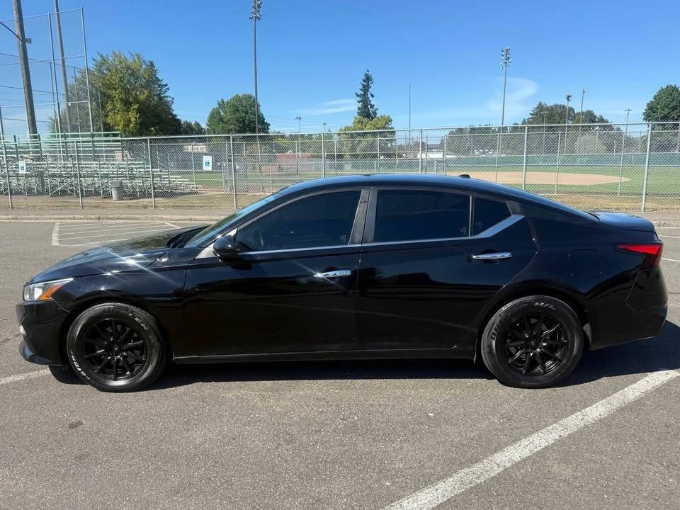 2020 Nissan Altima Image 15