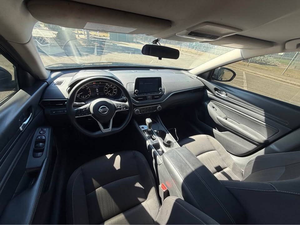 2020 Nissan Altima Image 18