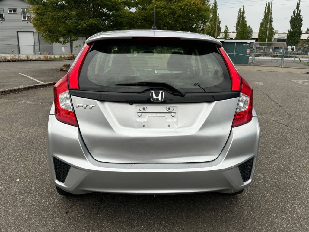 2016 Honda Fit Image 6