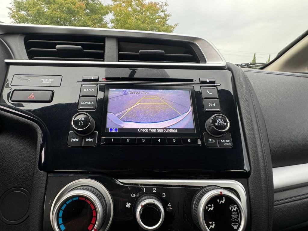 2016 Honda Fit Image 11