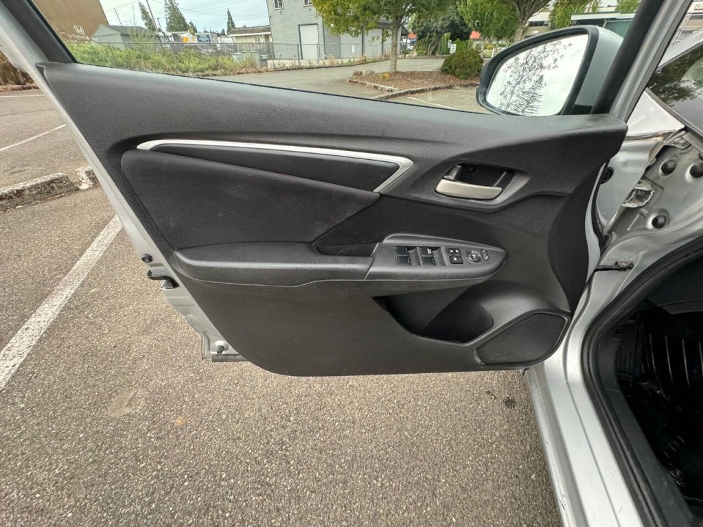 2016 Honda Fit Image 13