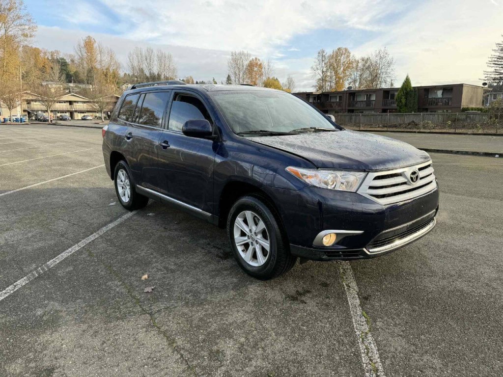 2013 Toyota Highlander Image 1