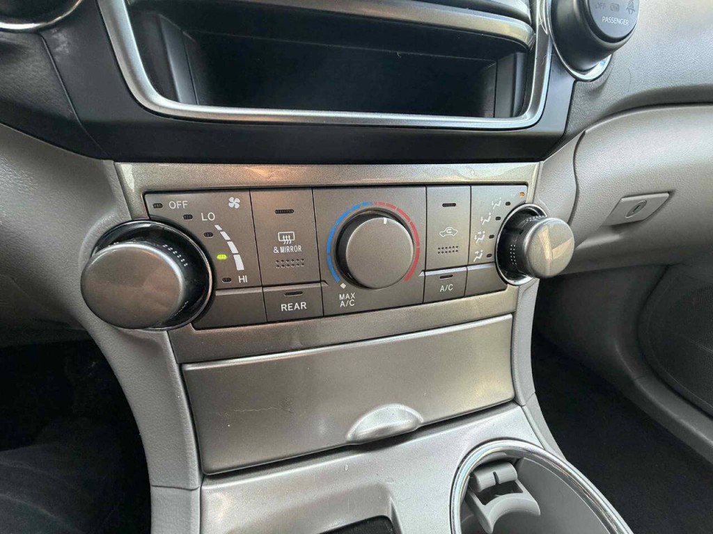 2013 Toyota Highlander Image 7